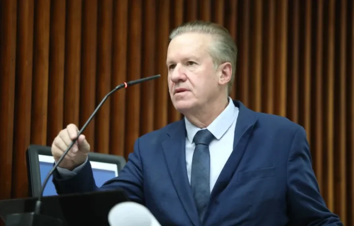 Deputado Luis Corti defende valorização dos servidores da Adapar após aprovação de reestruturação na Assembleia