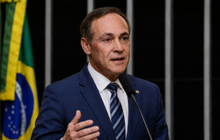 Stephanes cobra ação do governo federal para proteger a economia e os empregos diante do tarifaço dos EUA