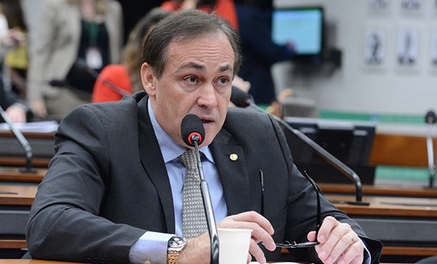 Stephanes critica ampliação de crédito a estados e municípios